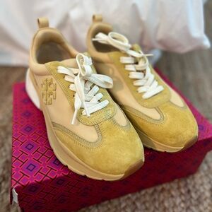Tory Burch Good Luck Trainer 💛 cornbread size 8